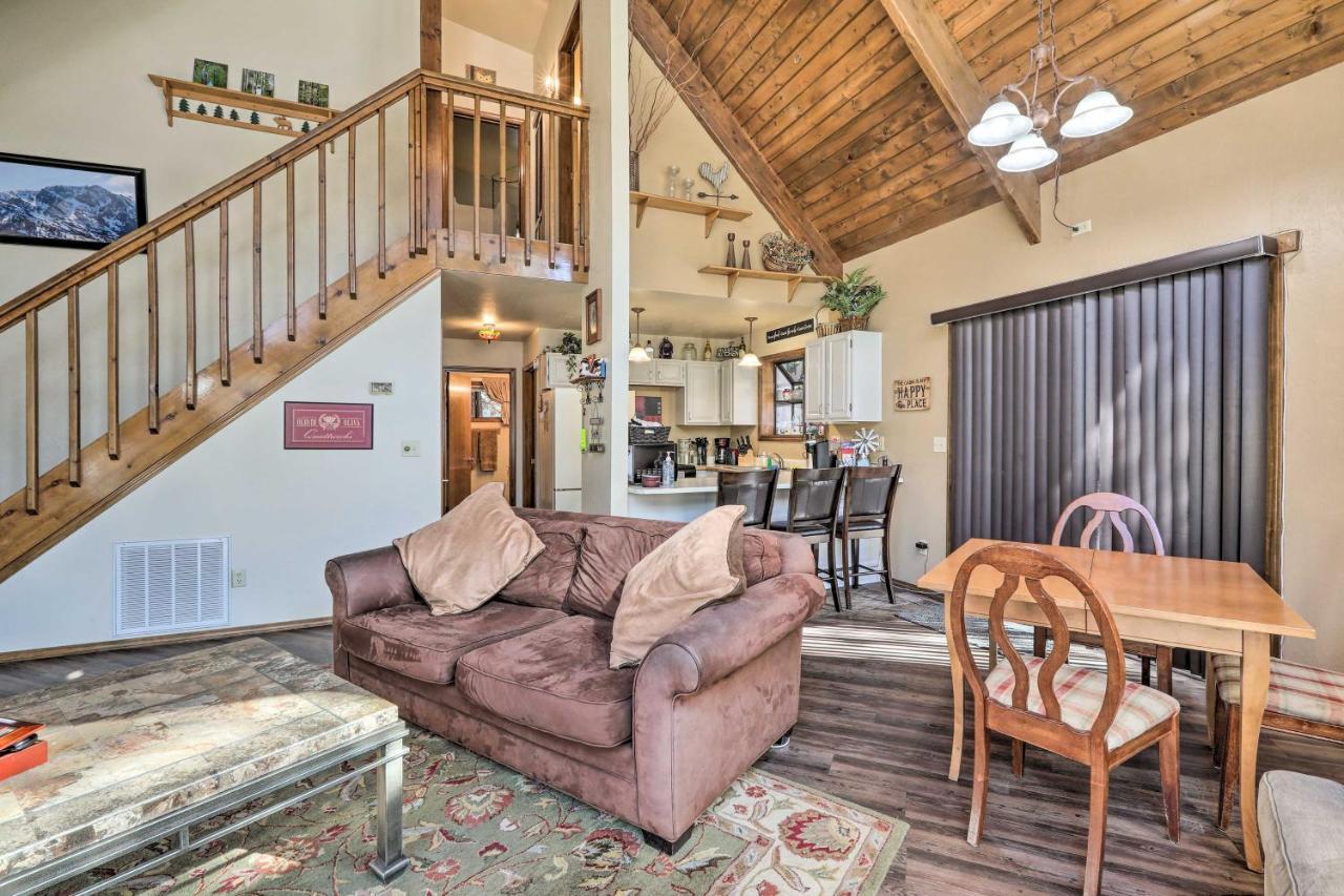 Munds Park Cabin With Fire Pit And Wraparound Porch! Bagian luar foto