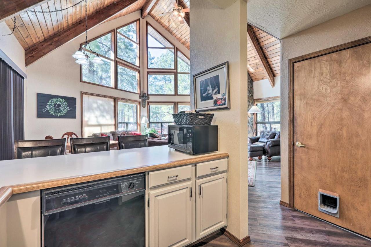 Munds Park Cabin With Fire Pit And Wraparound Porch! Bagian luar foto