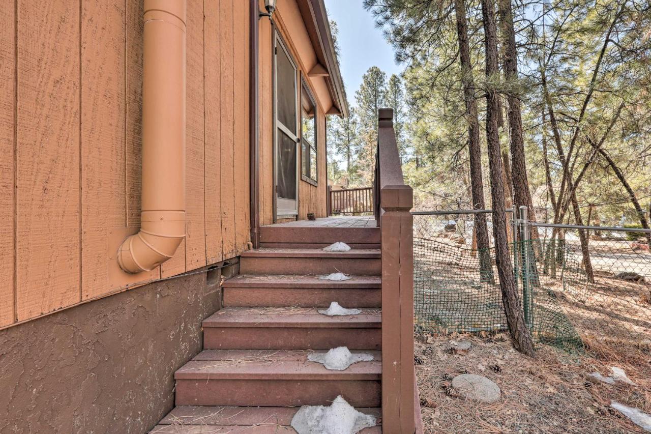 Munds Park Cabin With Fire Pit And Wraparound Porch! Bagian luar foto